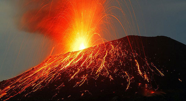 火山喷发时的震撼照片